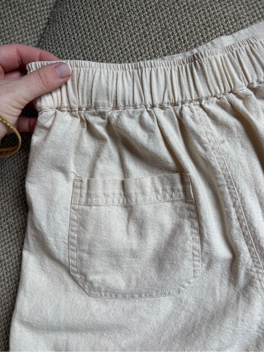 Roxy Cream Linen-Style Shorts with Wooden Button And Pockets Size Small - Picture 3 of 5